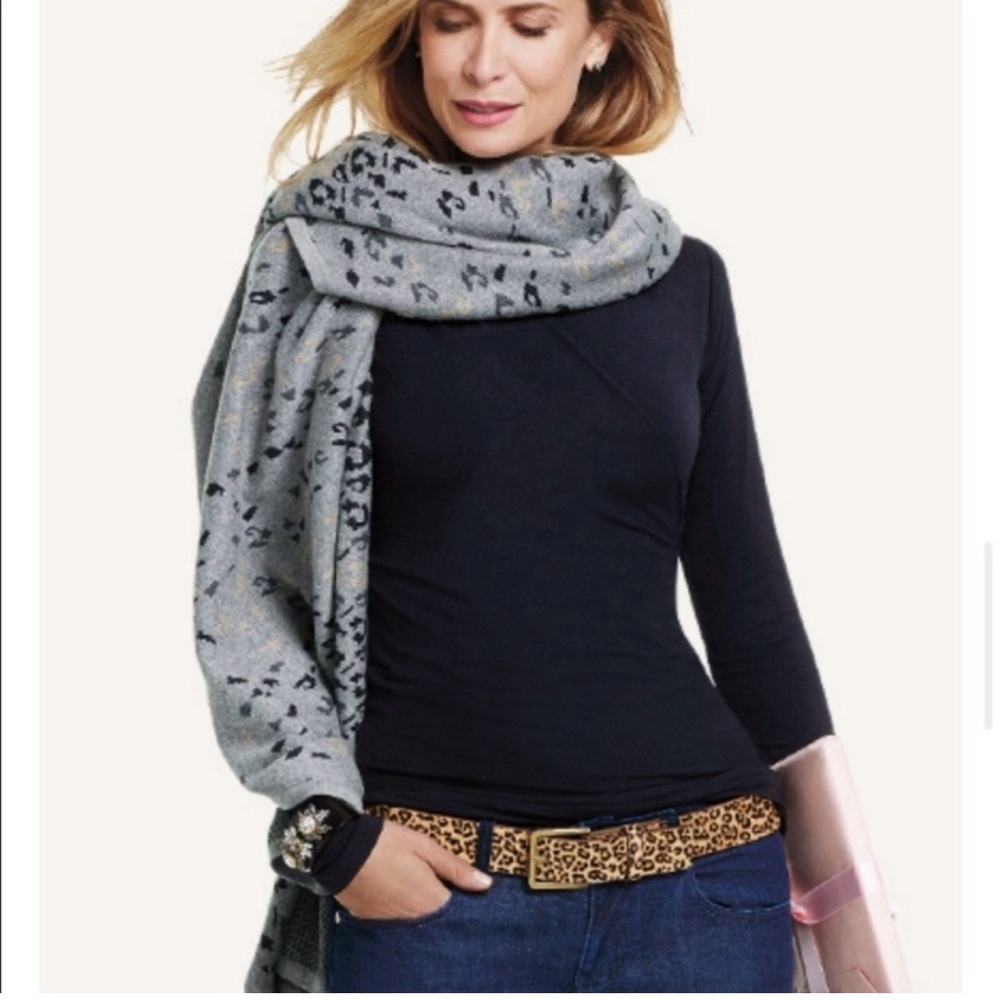Cabi GiGi Animal Print Knit Layering Wrap Gray Leopard Cape 3115 Womens OS - Picture 9 of 13